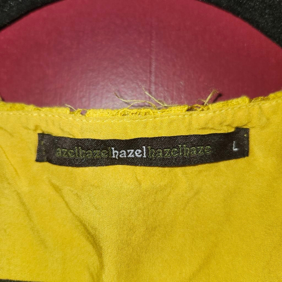 Hazel Yellow Gold & Black Lace Crop Top Size Large - Picture 2 of 4